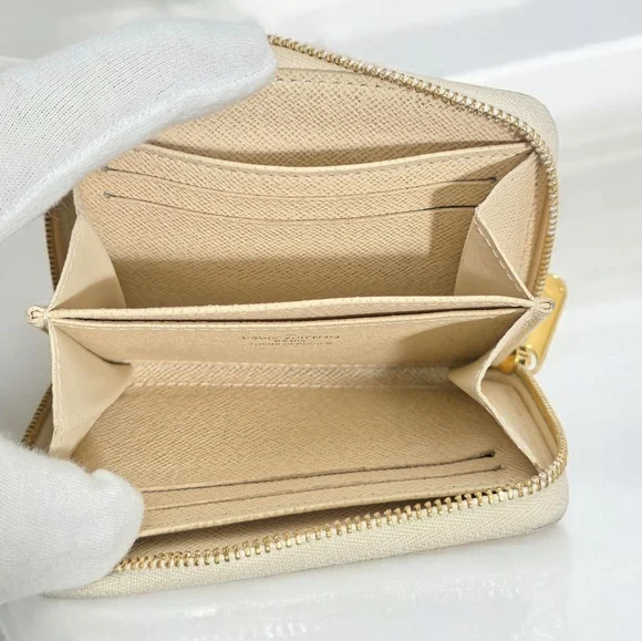 ✨️Authentic Louis Vuitton Zippy Small Damier Azur - Picture 7 of 13